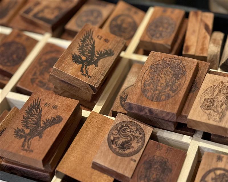 易利華科技OMO虛實整合的企業案例 - 【時代沉香】於高雄鳳山花市新開幕的實體店！